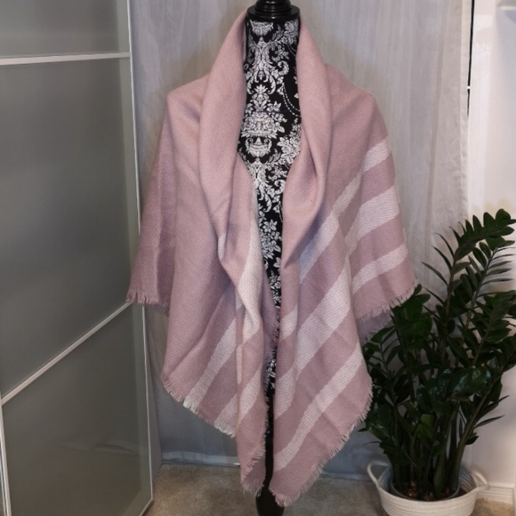 🎉SALE 2/$25🎉 - Picture 2 of 5